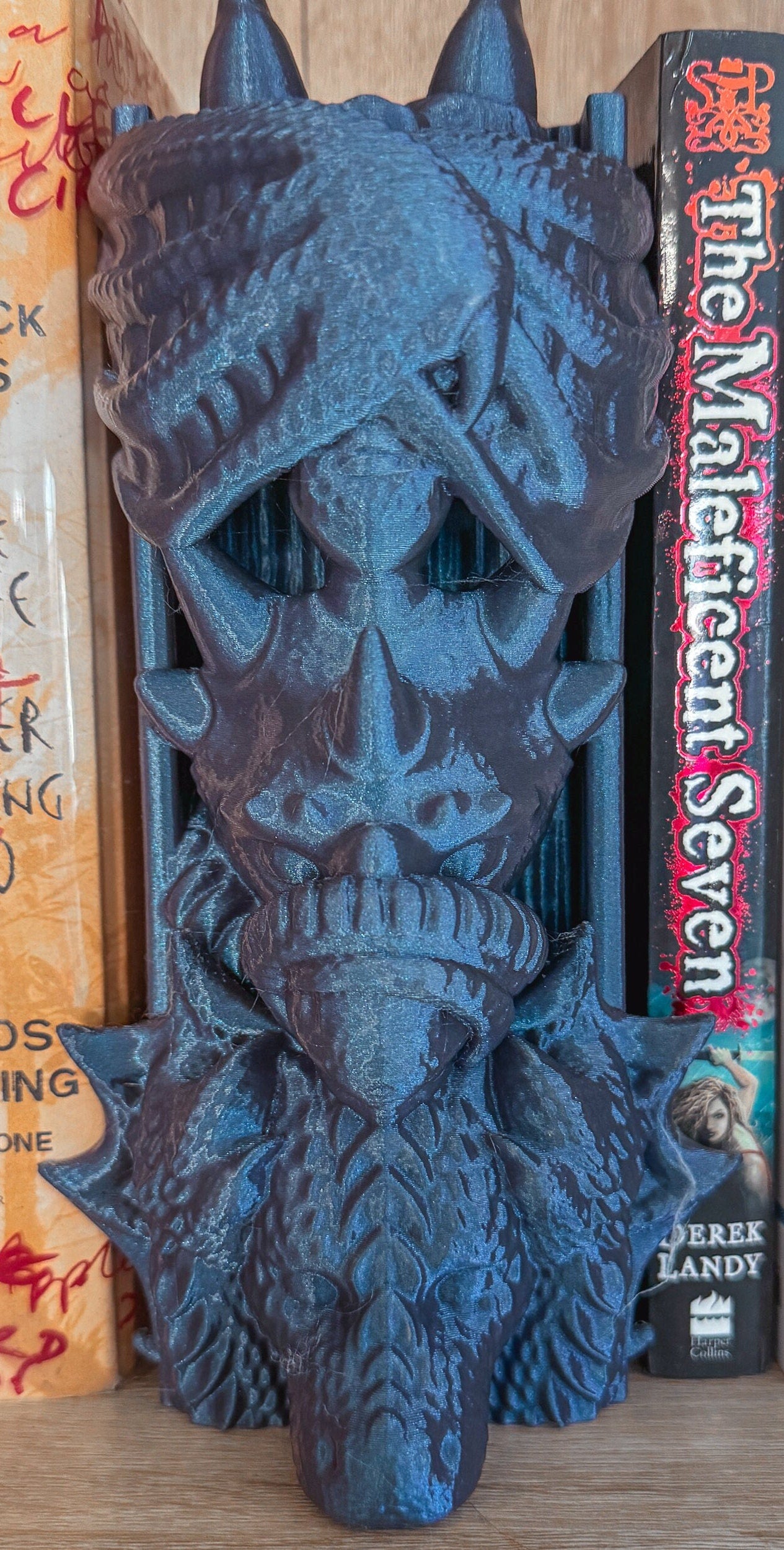 See No Evil Dragon Book Nook with hidden compartment | 3d printed | dragon book nook