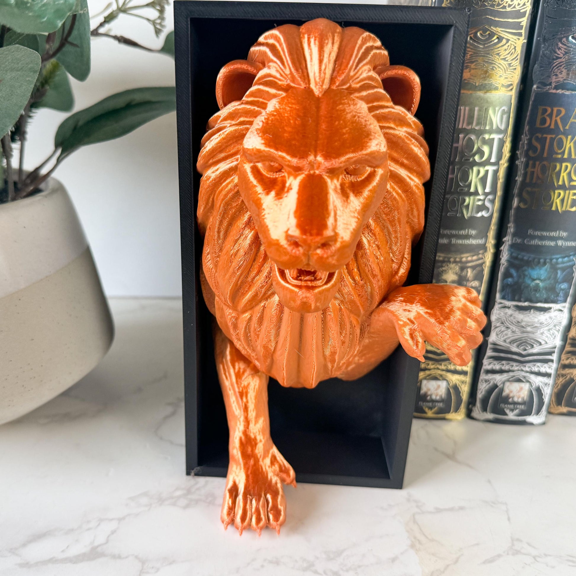 Lion Book Nook | 3d printed | book nook | wizard house inspiration