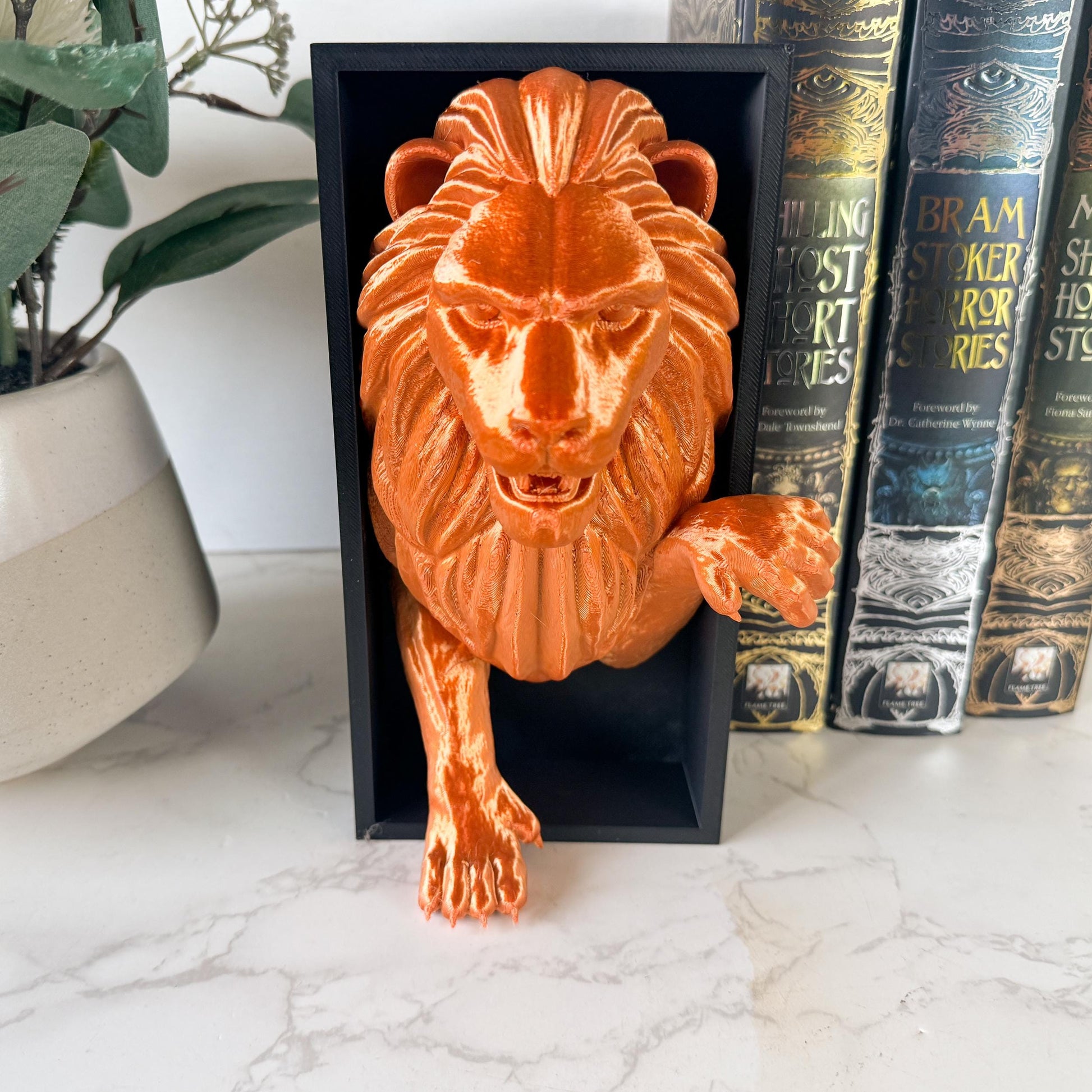 Lion Book Nook | 3d printed | book nook | wizard house inspiration