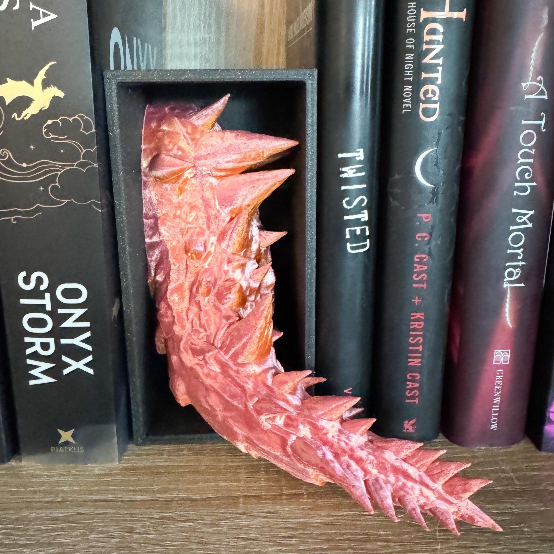 Dragon Head and Tail Book Nook | 3d printed | dragon book nook
