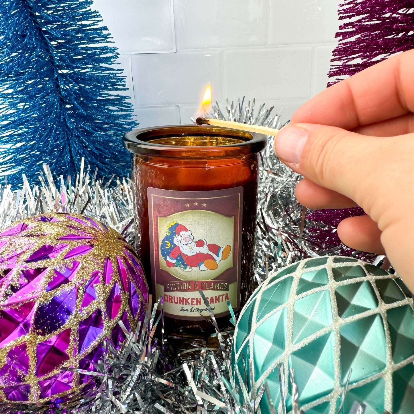 Drunken Santa Christmas Candle - A Festive Fusion of Gingerbread & Rum