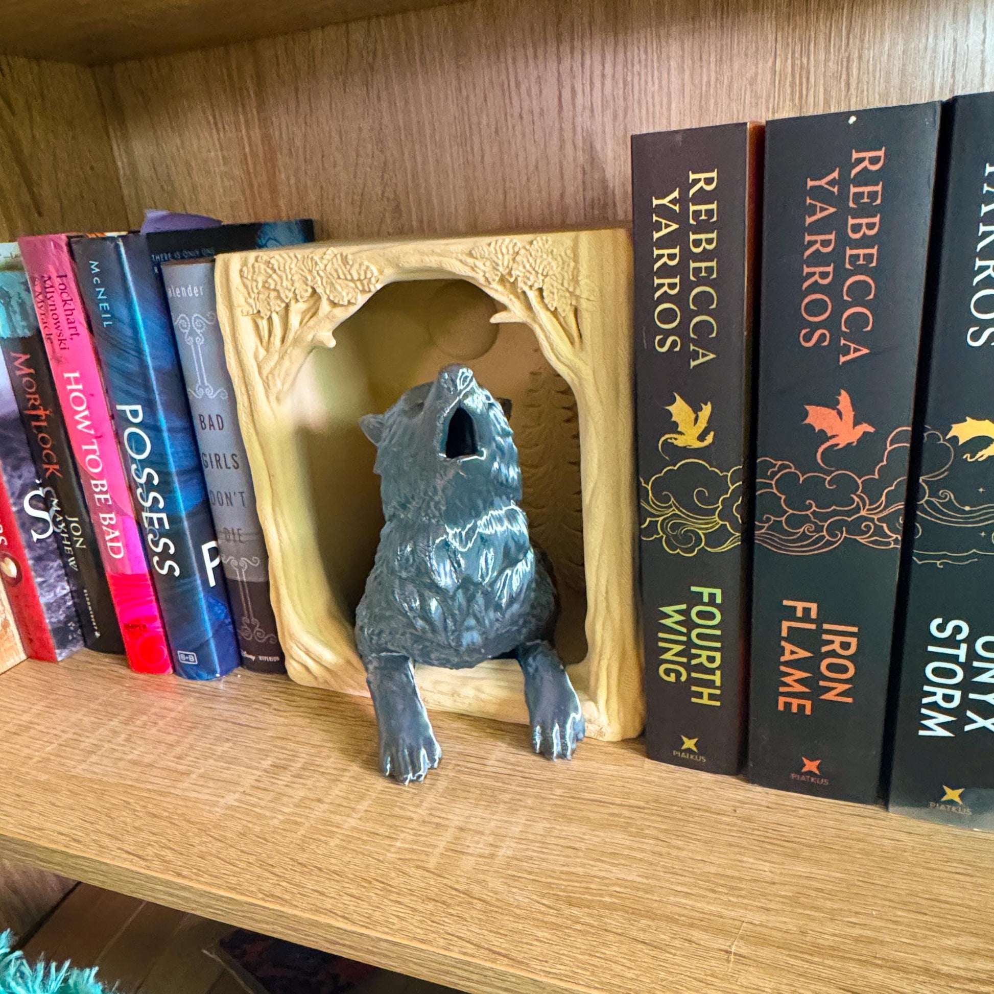Howling Wolf Book Nook | 3d printed | fantasy book nook