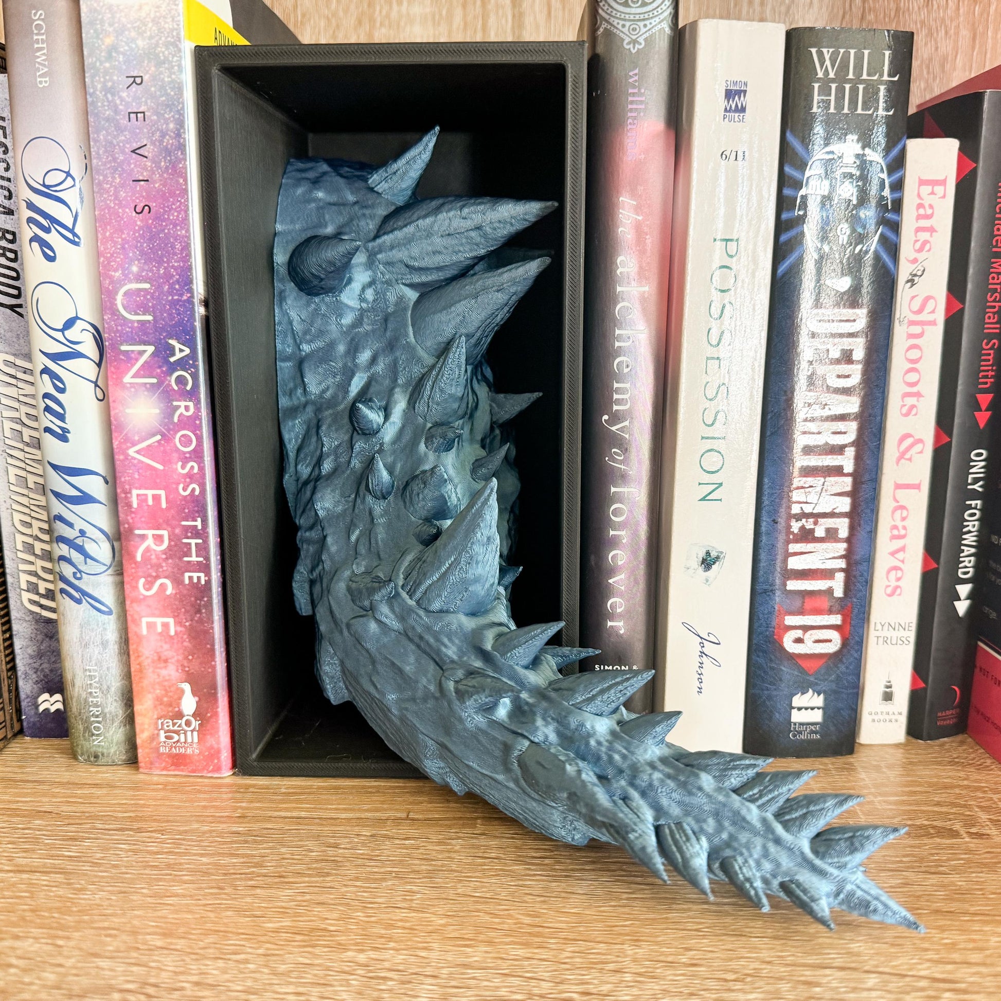 Dragon Head and Tail Book Nook | 3d printed | dragon book nook