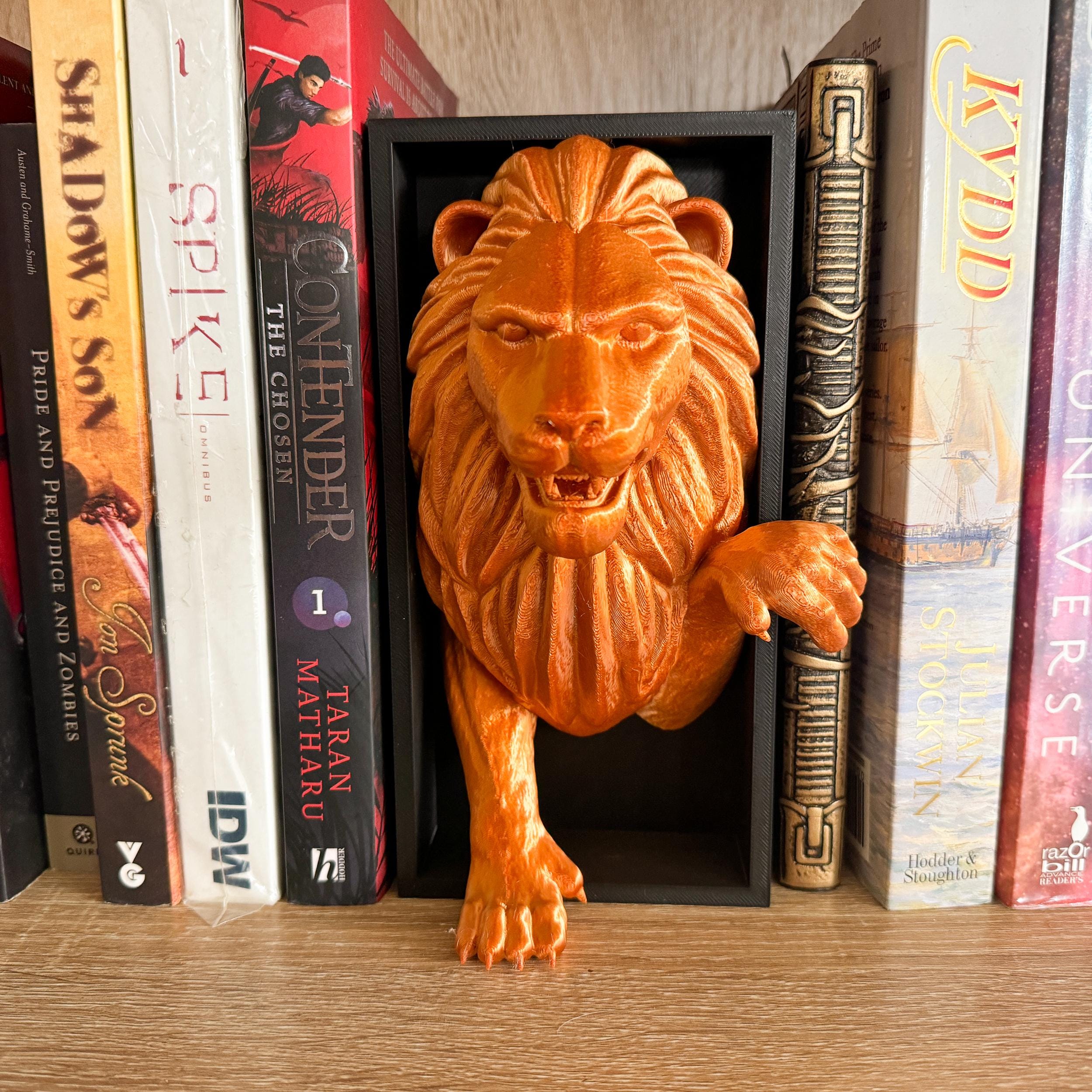 Enchanting Book Nook: Lion Design – Fiction and Flames