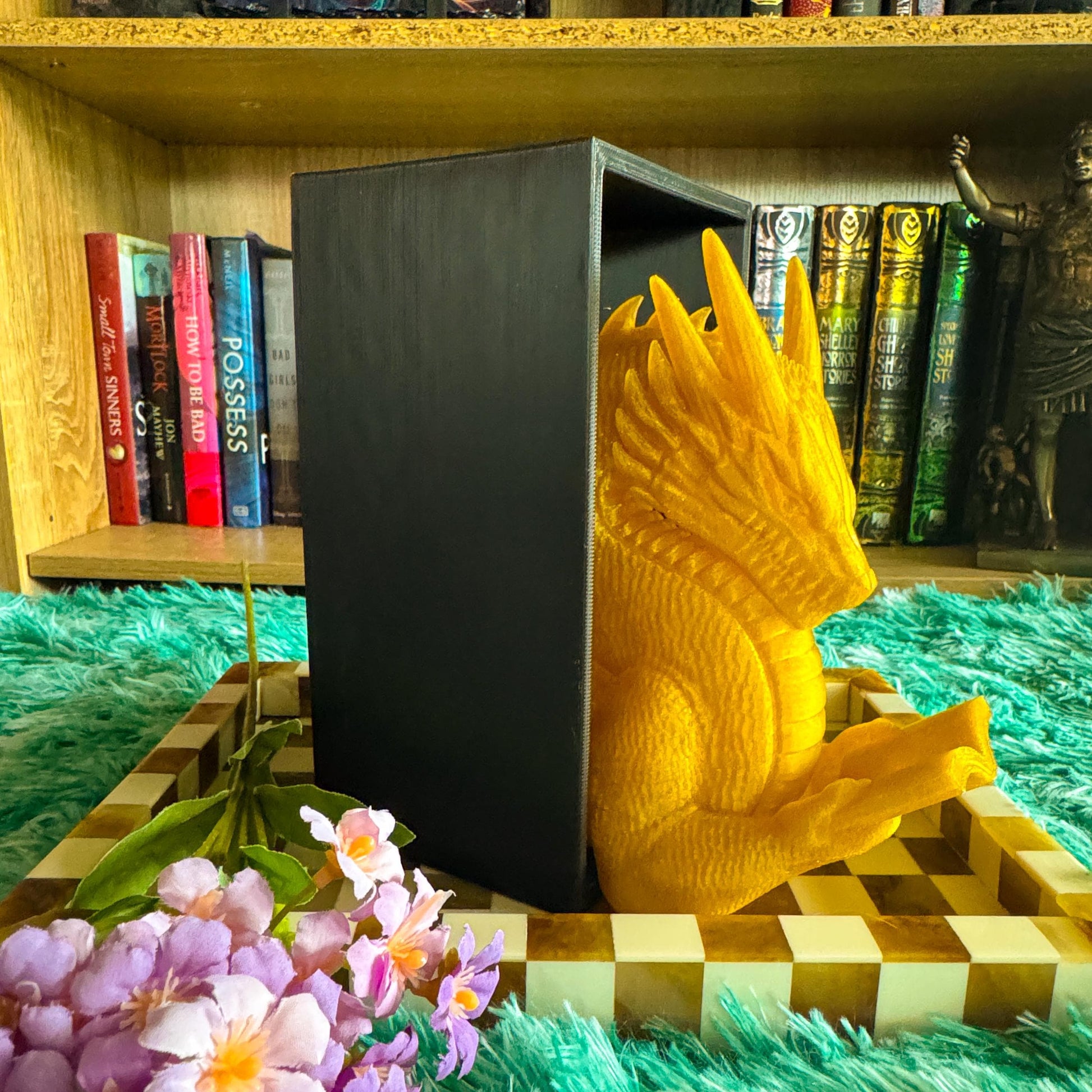 Reading dragon Book Nook | 3d printed | dragon book nook