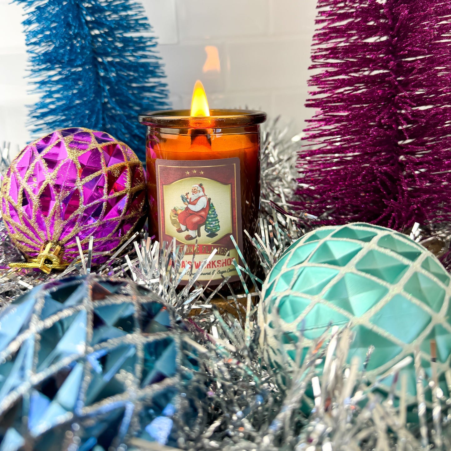 Santa's Workshop Candle - A Delectable Blend of Vanilla, Whipped Cream, Caramel & Sugar Cookies