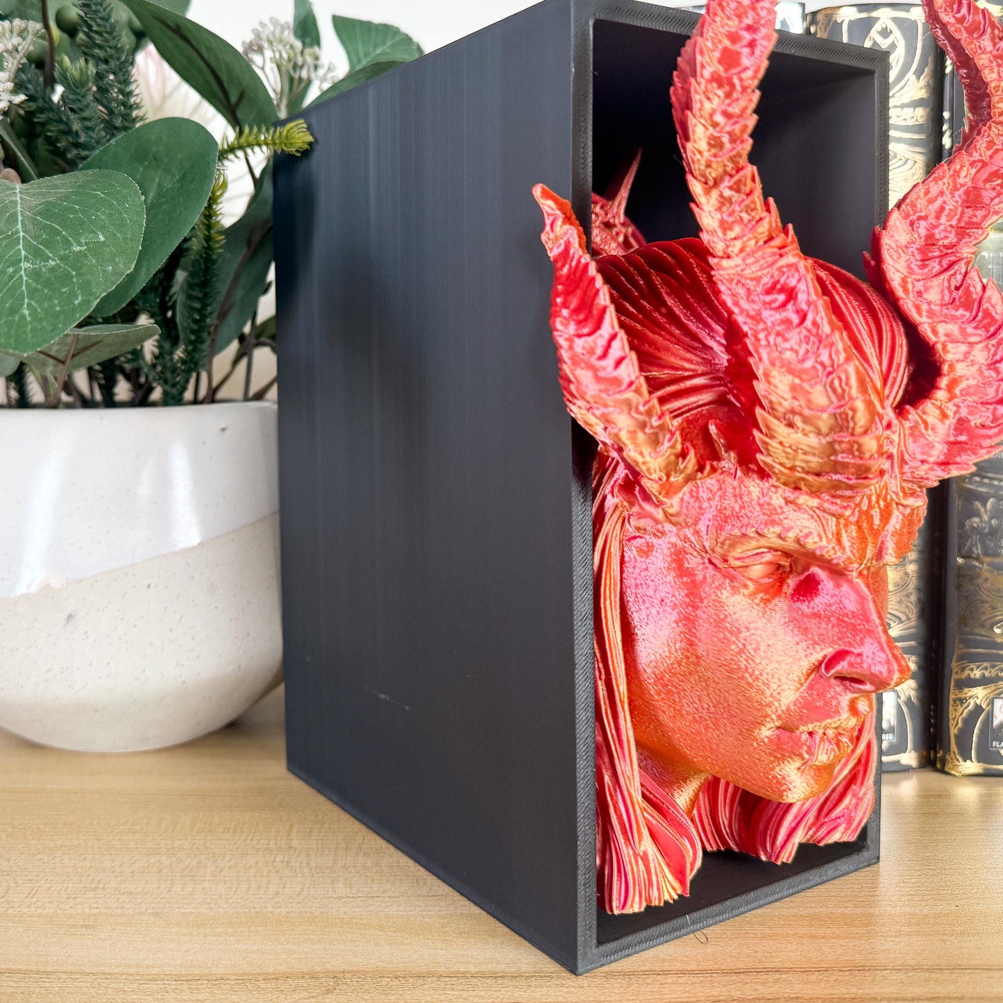 Succubus Book Nook | 3d printed | book nook